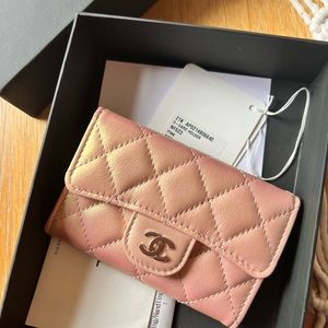 Authentic New Chanel Classic Flap Card Holder 21k Iridescent Pink Calfskin